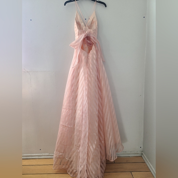 Elegant light Pink Halter Evening Gown - Picture 10 of 10